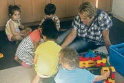 Während die Eltern warten, können die Kinder die Zeit vergessen. (Bild: Chris Gilb)