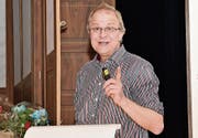 Der Historiker Werner Hagmann machte als Gastreferent einen Streifzug durch die Geschichte anhand von rund 100 Bildern.