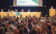 Generalversammlung im Gossauer Fürstenlandsaal: Die Wahl der FC-St. Gallen-Verwaltungsräte fiel für einmal nicht einstimmig aus. (Bild: Urs Bucher)