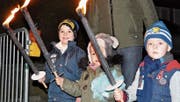 Fackel-Corso zum Start der Sauknapp-Party in Herisau (Bild: noe)