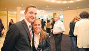 Sie standen gestern im Mittelpunkt: Die «Seelust» gab einen kleinen Empfang für David Füger und Giuliana Cambiotti, zu dem Vertreter der Gastrobranche, Eltern und Kollegen eingeladen waren. (Bild: Markus Schoch)