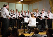 Der Männerchor Schmidshof an seiner Unterhaltung. (Bild: Monika Wick)