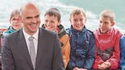 Alain Berset will, dass Schweizer Schüler schon in der Primarschule mindestens eine zweite Landessprache lernen. (Bild: Urs Flüeler/KEY (Brunnen, 19. Mai 2016))