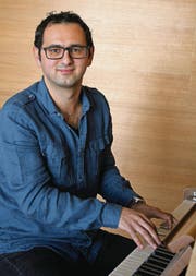 Als ausgebildeter Kirchen- und Schulmusiker fühlt sich Giuseppe Iasiello sowohl in der klassischen Musik als auch in der Populärmusik zu Hause. Mit seinem Chor Roxing widmet er sich ausschliesslich Letzterem. (Bild: Ursula Ammann)