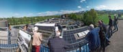 Der Tag der offenen Tür in der ARA erlaubte auch den spektakulären Blick vom Hauptgebäude auf die gesamte Kläranlage. (Bilder: Christof Sonderegger)