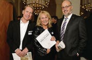 Dieter Bachmann mit Schwester Regula Marti und Andreas Sallmann. (Bild: Nana do Carmo / TZ)