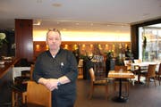 Viele der Mitarbeiter sowie drei von vier Lehrlingen haben eine neue Stelle in Aussicht: Küchenchef Fritz Tazl hat sich für die Lernenden eingesetzt. (Bild: Jolanda Riedener)