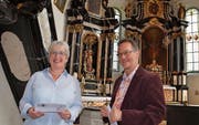Präsidentin Renée Franck und Organist Christoph Honegger im Konzertort, der Klosterkirche Paradies. (Bild: Margrith Pfister-Kübler)
