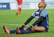 Der Verzweiflung nahe: Auch Wils Brasilianer Zé Eduardo sündigte in Winterthur im Abschluss. (Bild: Gianluca Lombardi)