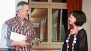 Christoph Bartholdi verdankt und verabschiedet Sheila Pinto. (Bild: PD)