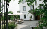 Gemüse, Obst und Kräuter kommen aus dem Schlossgarten auf den Teller. (Bild: Ralph Ribi (2010))