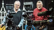 Martin Hess, Präsident des Vereins Lokalfernsehen Steckborn, und Kurt Krucker im Fernsehstudio an der Storchengasse 6.B (Bild: ild: Reto Martin)