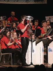 Die Young Winds spielen vor rund 300 Zuhörer. (Bild: Richa Huber)