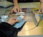 Transaktionen am Schalter gibt es ab heute nicht mehr. (Bild: APZ)