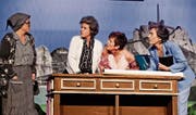 Die Hauptdarstellerinnen: Viola Seydel (Hanni), Barbara Kesseli (Martha), Gisela Stern Konrad (Lisi) und Lisa Mattle (Frieda). (Bild: Donato Caspari)
