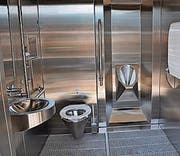 Das neue WC am Bahnhof Bütschwil. (Bild: Beatrice Bollhalder)