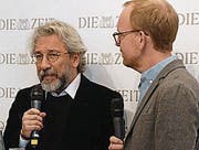 Can Dündar (l.) im Gespräch bei der «Zeit» (Bild: . Bild: Hansruedi Kugler)
