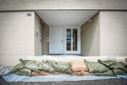 In Steinach liegen Sandsäcke als Hochwasserschutz bereit. (Bild: Urs Bucher (Urs Bucher))