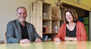 Die Schulleitung der privat geführten Scuola Vivante in Buchs: Jürg Mäder und Veronika Müller Mäder. (Bild: Armando Bianco)