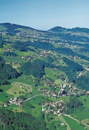 Lutzenberg mit seinen verschiedenen Weilern verfügt über gemeindeeigenes Landwirtschaftsland. (Bild: APZ)