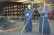 Eskorte für Frauen: Wu-Shi-Kämpfer John (links) und Mike. (Bild: Severin Nowacki)
