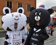 Auch die olympischen Maskottchen waren dabei. (Bild: Mario Viecelli)