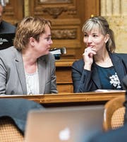 Sitznachbarn: Magdalena Martullo-Blocher (SVP, GR) und Diana Gutjahr. (Bild: Alessandro della Valle/KEY)