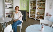 Nicki Braunwalder lädt in ihrem Lädeli an vier Morgen die Woche zum «Freundinnen-Zmorge» (Bild: Karin Erni)