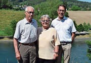 Die neue Präsidentin des URh-Fördervereins, Beatrice Hanhart, umgeben vom abtretenden Präsidenten Konrad Füllmann (l.) und von URh-Geschäftsführer Remo Rey. (Bild: Samuel Koch)