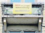 Auf gelben Bannern drücken Anwohner ihren Unmut aus. (Bild: Picasa)