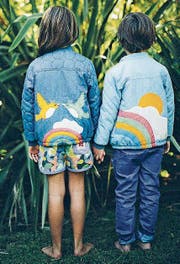 Kinder tragen unisex