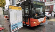 Die Haltestelle «Schloss» ist bald nicht mehr: Künftig fahren die Linien 200 und 941 ab dem Bahnhof direkt zum «Stahelplatz». (Bild: Markus Schoch)