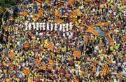 Appetit auf Separation: Katalanen schwenken Fahnen für ihre Unabhängigkeit. (Bild: David Ramos/Getty (Barcelona, 11. September 2017))