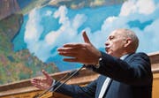 Finanzminister Ueli Maurer wird im Parlament noch Überzeugungsarbeit leisten müssen. (Bild: Peter Schneider/Keystone (Bern, 29. November 2017))
