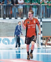Vor einem Jahr in der BBC Arena: Manuel Liniger jubelt im dritten Playoff-Finalspiel zwischen Schaffhausen und Thun. (Bild: Nick Soland/KEY)