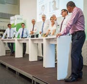 Die beiden Chefredaktoren Stefan Schmid vom «St. Galler Tagblatt» (links) und David Angst von der «Thurgauer Zeitung» führten durch das Podiumsgespräch, an dem vier Regierungsräte und eine Ständerätin beteiligt waren. (Bild: Reto Martin)