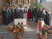 Der Jodlerclub Aelpli Niederwil eröffnete den Festgottesdienst im Lenggenwil. roni Krucker (Bild: V)