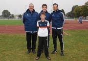 Hinten von links: Ernst Götschi, besondere Aufgaben, Noah Oswald, Trainer, beide aus Bütschwil, sowie Turnierorganisator Roman Wild, Wil. Vorne Teilnehmer Flavio Wittenwiler aus Wattwil. (Bilder: Beat Lanzendorfer)