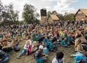 Die Pfadfinderinnen und Pfadfinder bei der finalen Zusammenkunft des kantonalen Treffens. (Bild: PD)