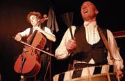 Die Orchestermusiker Gilbert & Oleg sind soeben aus dem Circus entlassen worden und treten am 25. Februar im Fabriggli auf. (Bild: PD)
