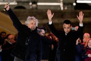 Die Fünf-Sterne-Bewegung von Ex-Komiker Beppe Grillo wurde bei den italienischen Parlamentswahlen mit 32 Prozent zur stärksten Partei gewählt. (Bild: AP)