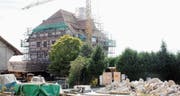Bis Mitte nächsten Jahres soll die Aussenrestaurierung abgeschlossen und das Gerüst um das Schloss entfernt sein. (Bilder: Ernst Inauen)