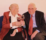 Am Samstag an der «Nüfere hürotet»-Vernissage: Trudi und Hans Stürzinger-Kaderli. (Bild: Therese Schurter)