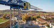 Auf einer Baustelle in Neftenbach ist ein sogenannter Obendreherkran der Condecta im Einsatz. (Bild: PD)