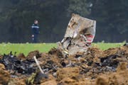 Nach dem Absturz eines F/A-18-Kampfflugzeugs in Glamondans blieben nur noch Trümmer übrig. (Bild: Keystone)