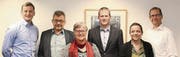 Die Vorstandsmitglieder Nathanael Huwiler aus Märstetten, Erich Baumann aus Bürglen, Elisabeth Brändli aus Berg, Präsident Valentin Hasler aus Weinfelden, Maria Schai-Escobar, Leiterin der Geschäftsstelle in Weinfelden, Urs Zurbuchen aus Amlikon-Bissegg. (Bild: pd)