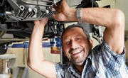 Legt selber Hand an: Manuel Santonastaso. (Bild: Hanspeter Ryser)
