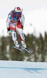 Beat Feuz fährt in Are um die Kristallkugel in der Abfahrt. (Bild: Marco Trovati/AP (Are, 13. März 2018))