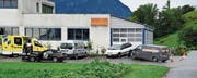 Eine Autofahrerin nahm den vortrittsberechtigten Lieferwagen zu spät wahr. (Bild: Kapo)