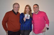 Der ehemalige Fernsehproduzent Max Sieber mit Tochter Cristina Maria und dem Waldstätter Musikproduzenten Beat Müller.
